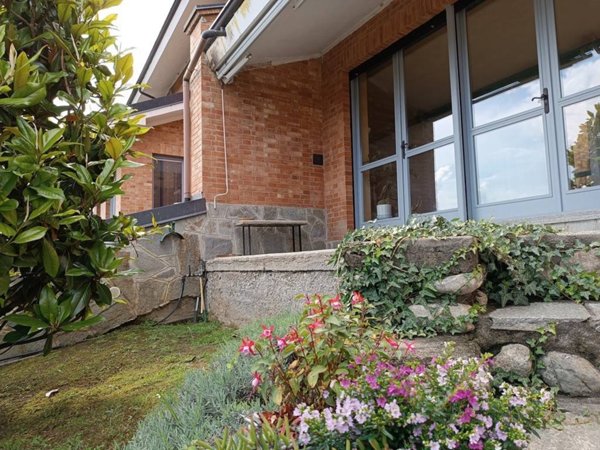 casa indipendente in vendita ad Almese in zona Rivera