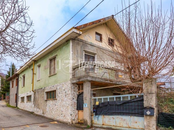 casa indipendente in vendita ad Almese in zona Rivera