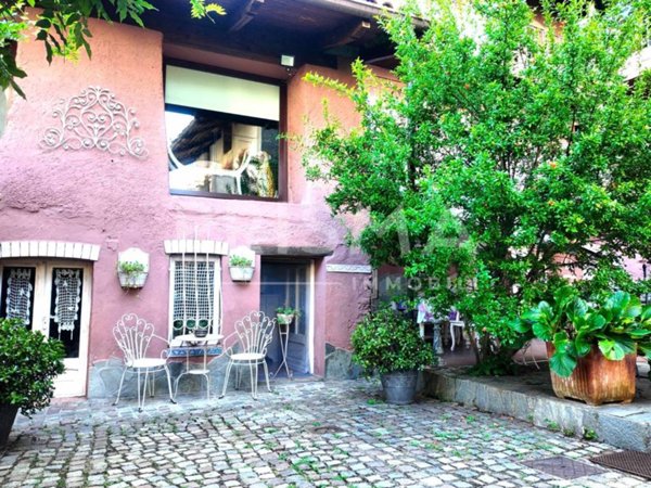 casa indipendente in vendita ad Almese in zona Rivera