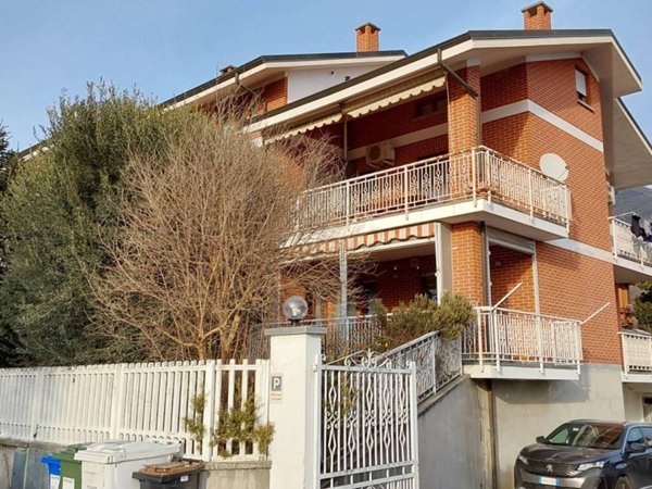 appartamento in vendita ad Almese in zona Rivera