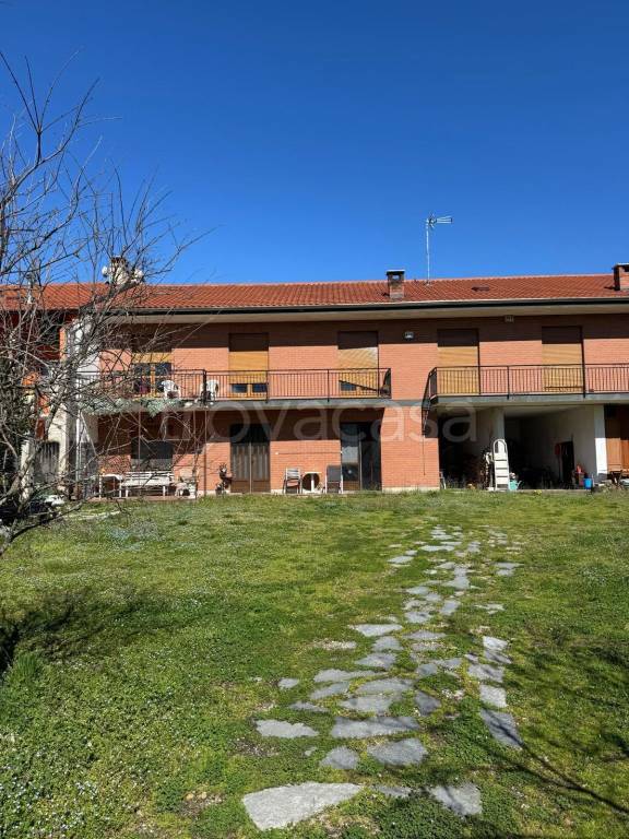 casa indipendente in vendita ad Almese in zona Milanere