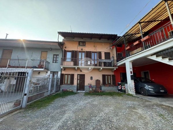casa indipendente in vendita ad Almese in zona Milanere