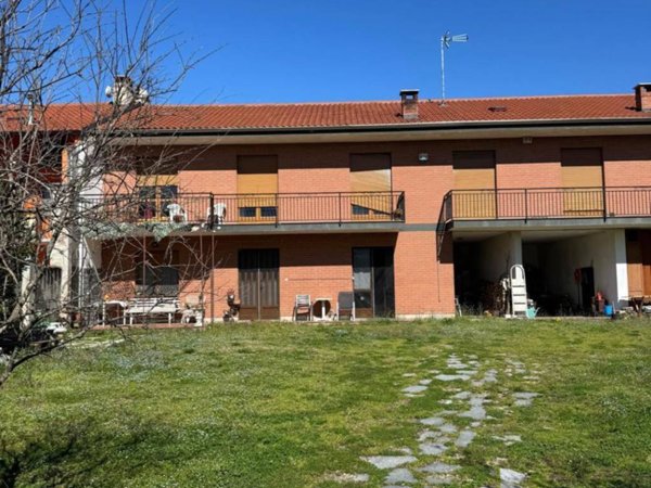 casa indipendente in vendita ad Almese in zona Milanere