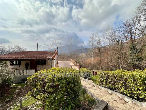 casa indipendente in vendita ad Almese in zona Rivera