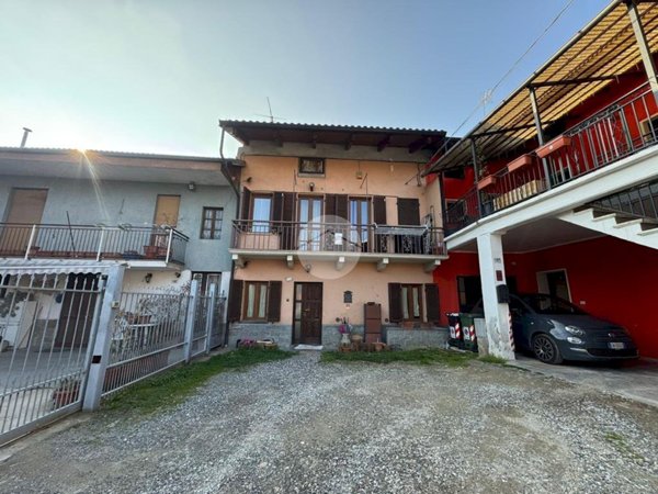 casa indipendente in vendita ad Almese in zona Milanere