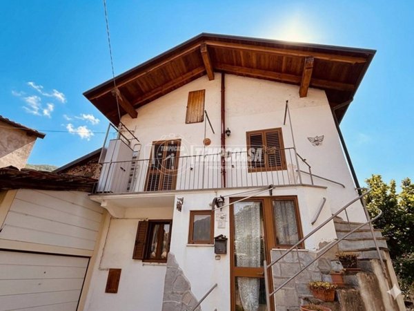 casa indipendente in vendita ad Almese in zona Rivera