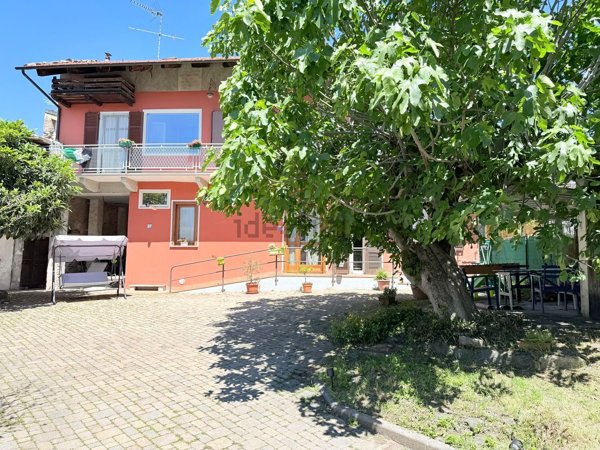 casa indipendente in vendita ad Almese in zona Rivera