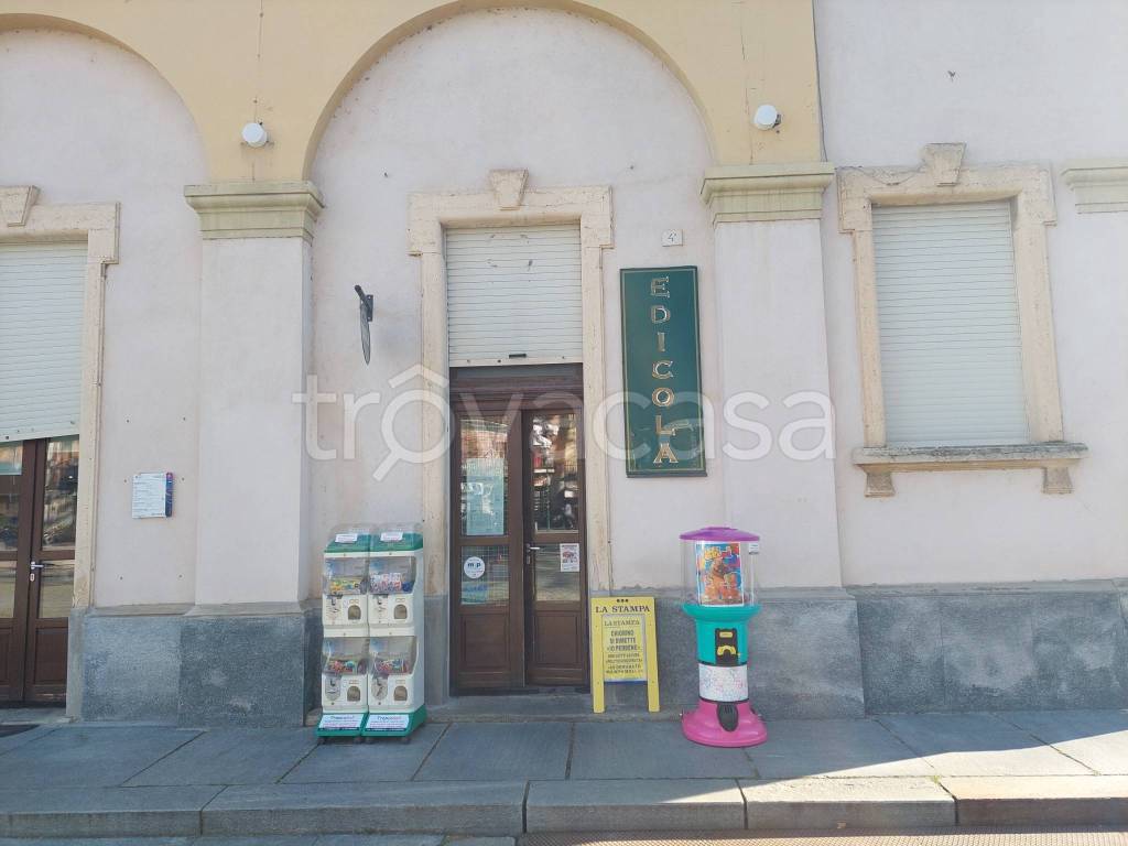 negozio in vendita ad Almese in zona Malatrait