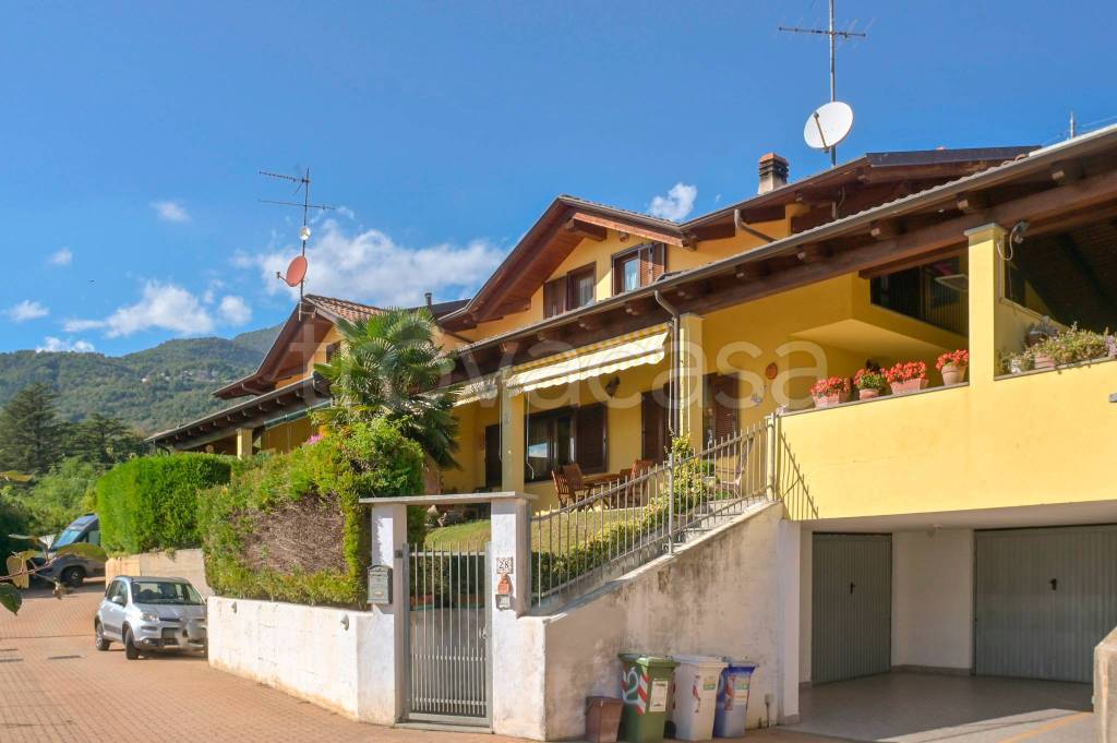casa indipendente in vendita ad Almese in zona Malatrait