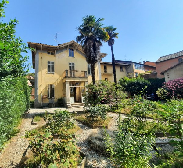 casa indipendente in vendita ad Almese in zona Malatrait
