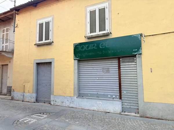 locale commerciale in vendita ad Almese in zona Malatrait