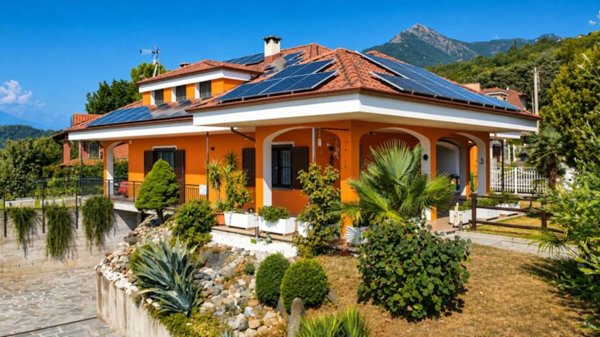 casa indipendente in vendita ad Almese in zona Malatrait