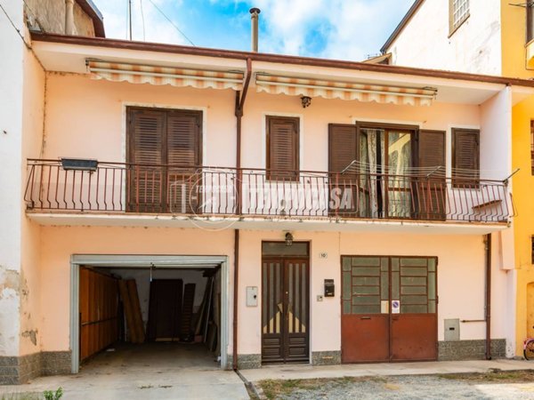 casa indipendente in vendita ad Almese in zona Malatrait
