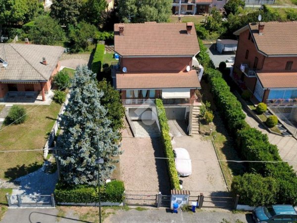 casa indipendente in vendita ad Almese in zona Milanere