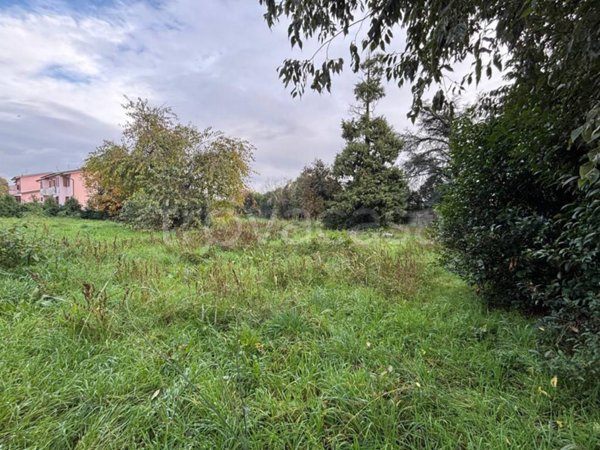 terreno edificabile in vendita a Fara Gera d'Adda