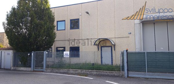 capannone in vendita a Fara Gera d'Adda