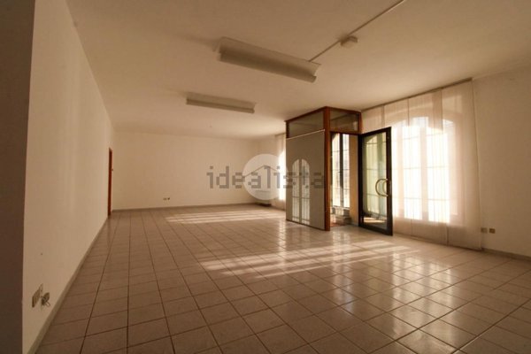 negozio in vendita a Fara Gera d'Adda