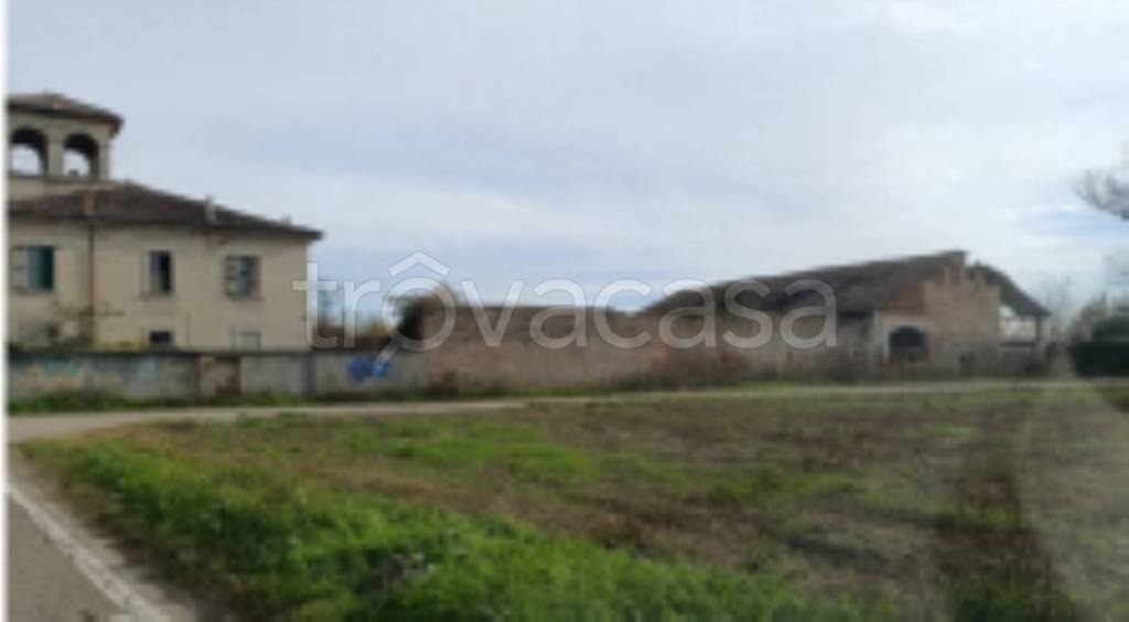 locale commerciale in vendita a Fara Gera d'Adda in zona Badalasco