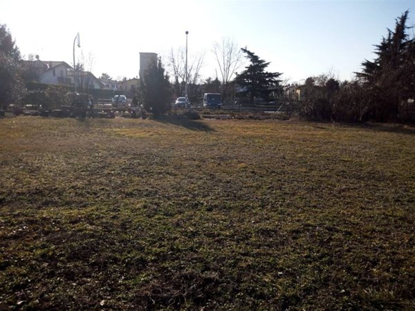 terreno edificabile in vendita a Fara Gera d'Adda