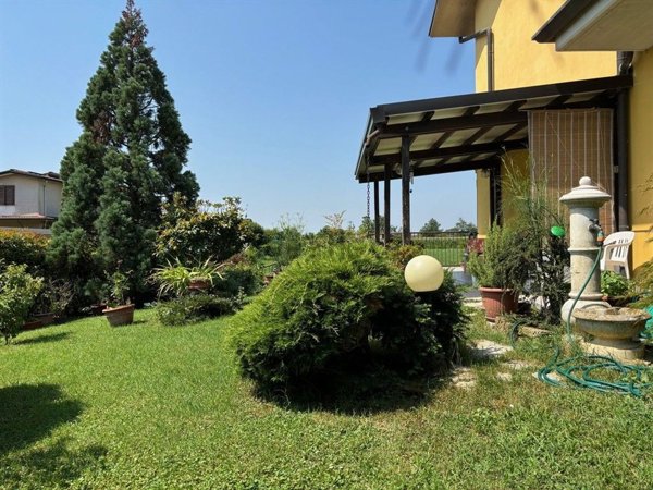 appartamento in vendita a Fara Gera d'Adda