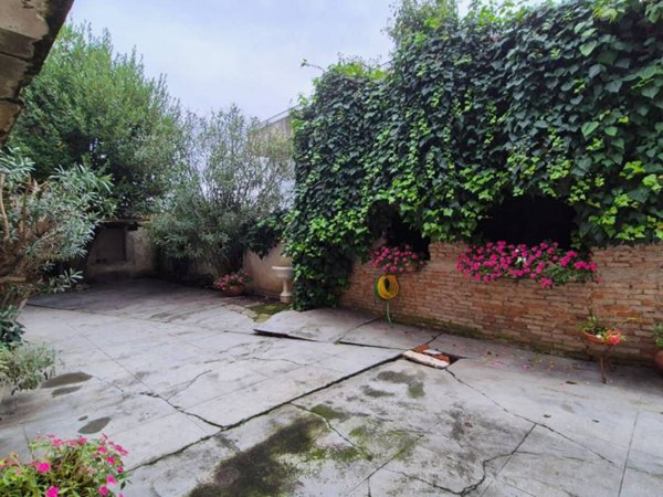 intera palazzina in vendita a Fara Gera d'Adda