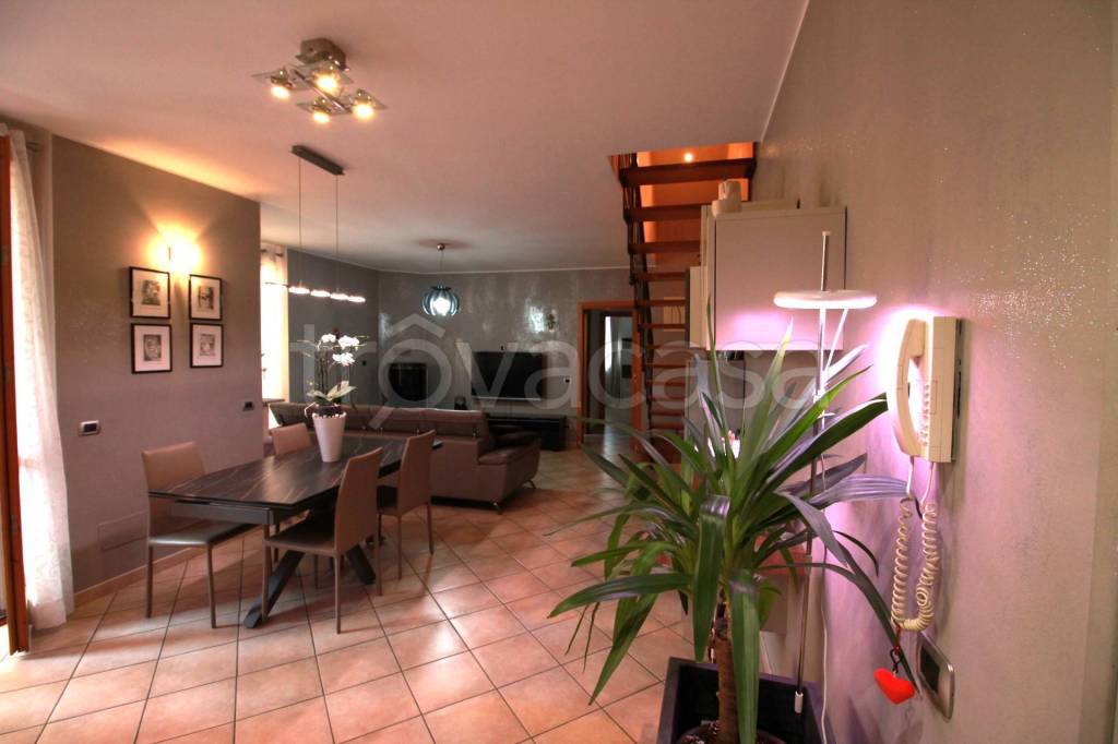 appartamento in vendita a Fara Gera d'Adda