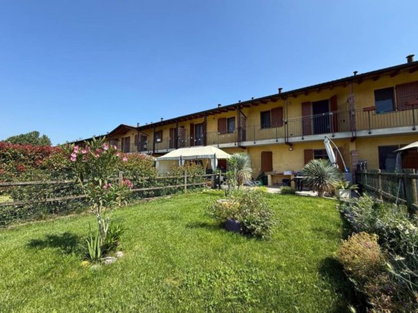 casa indipendente in vendita a Fara Gera d'Adda in zona Badalasco