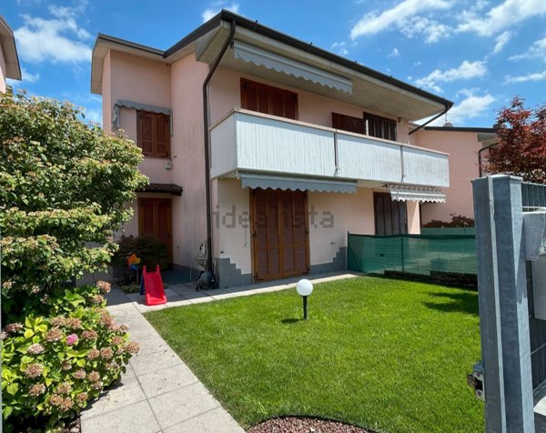 casa indipendente in vendita a Fara Gera d'Adda