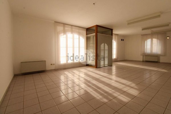 negozio in vendita a Fara Gera d'Adda