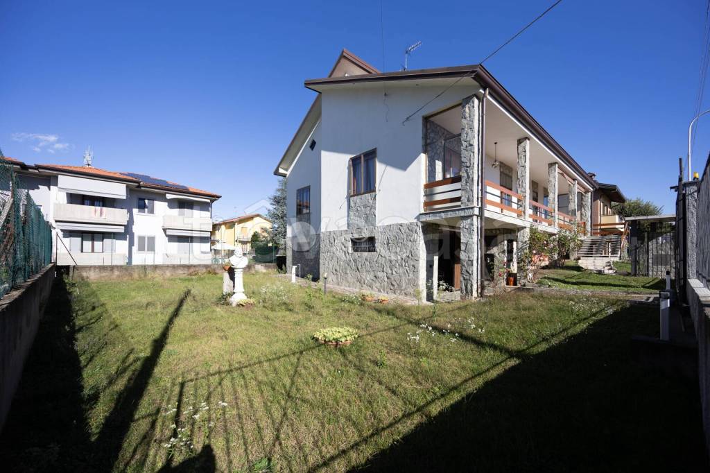 casa indipendente in vendita a Fara Gera d'Adda