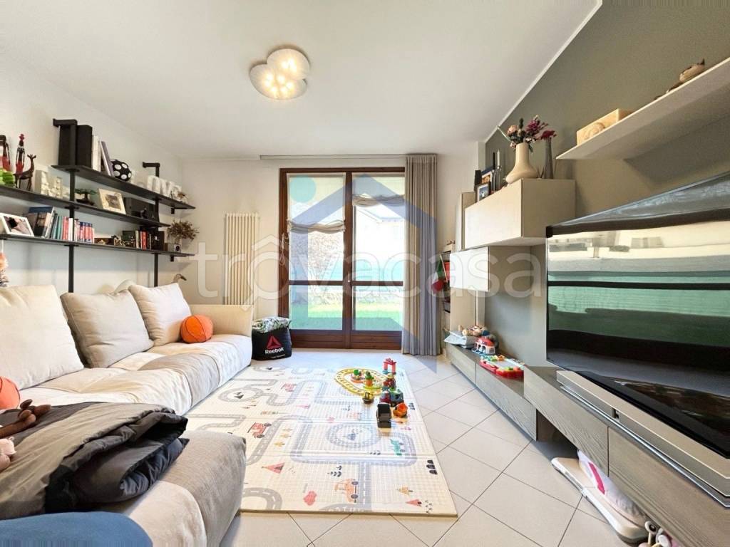 casa indipendente in vendita a Fara Gera d'Adda