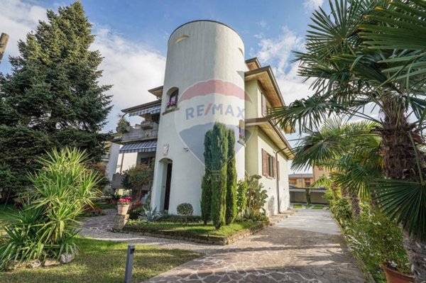 casa indipendente in vendita a Fara Gera d'Adda