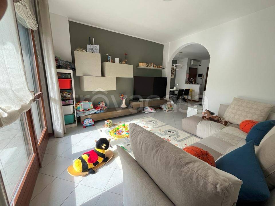 casa indipendente in vendita a Fara Gera d'Adda