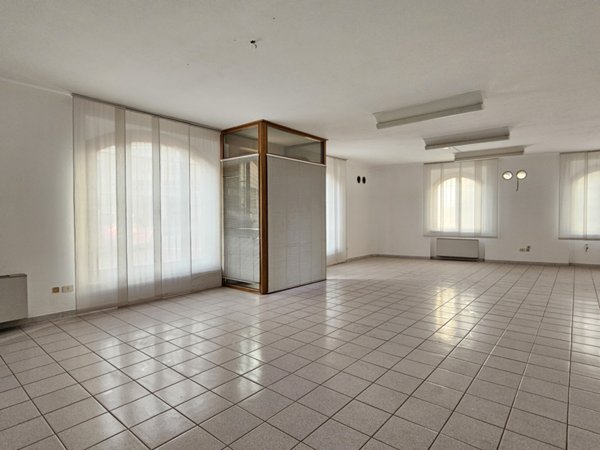 negozio in vendita a Fara Gera d'Adda