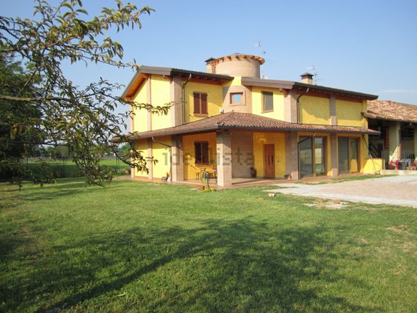 casa indipendente in vendita a Fara Gera d'Adda