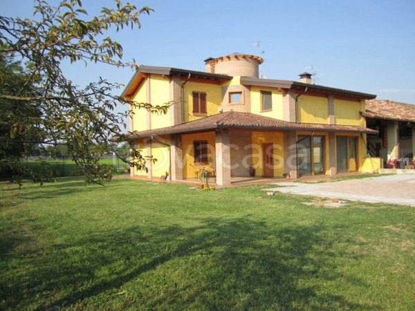 casa indipendente in vendita a Fara Gera d'Adda