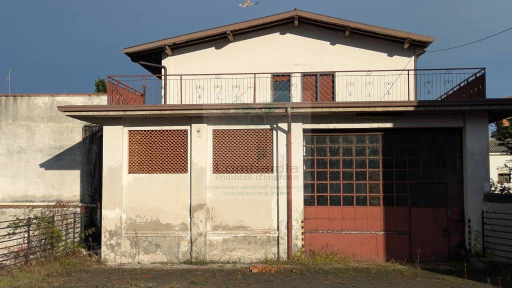 negozio in vendita a Fara Gera d'Adda