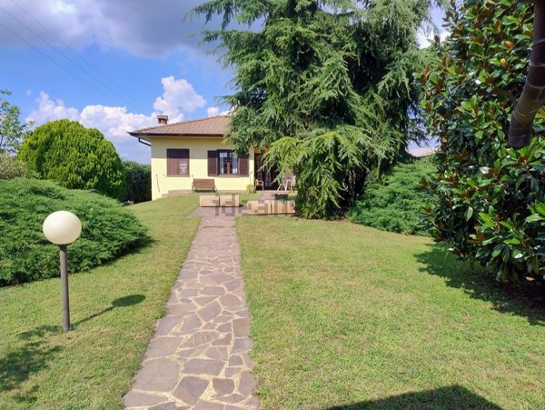casa indipendente in vendita a Fara Gera d'Adda in zona Badalasco