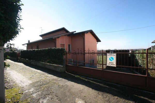casa indipendente in vendita a Fara Gera d'Adda