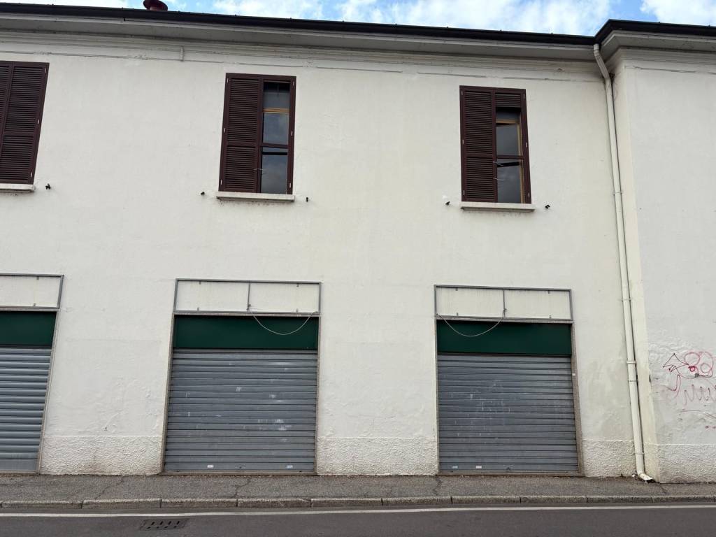 negozio in vendita a Fara Gera d'Adda