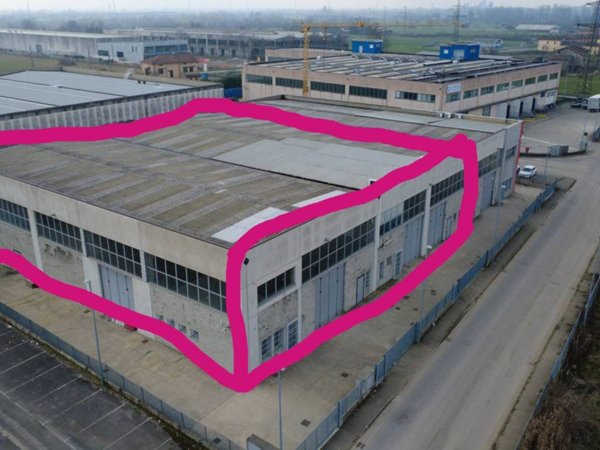 locale commerciale in vendita a Fara Gera d'Adda