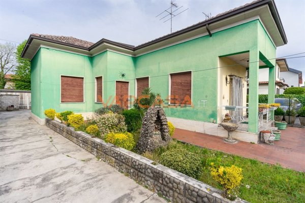casa indipendente in vendita a Fara Gera d'Adda