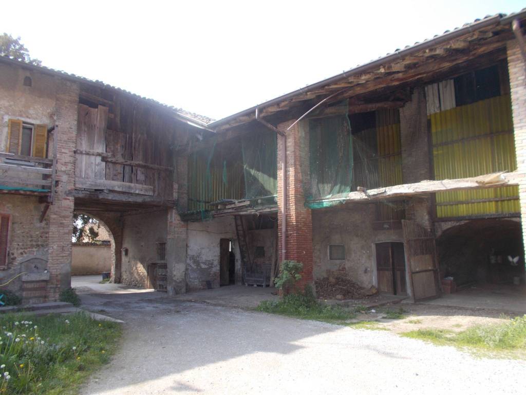 casale in vendita a Fara Gera d'Adda