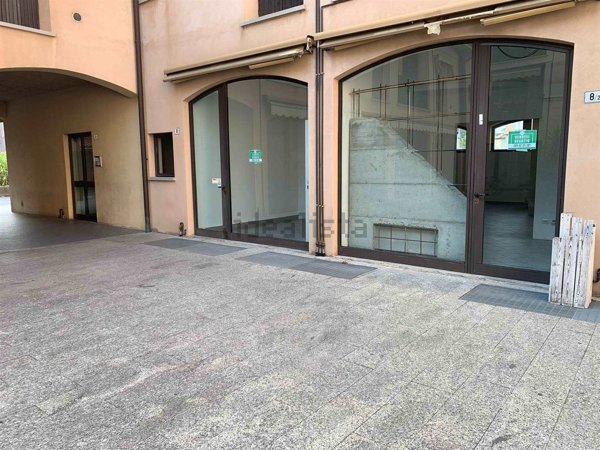 ufficio in vendita a Fara Gera d'Adda