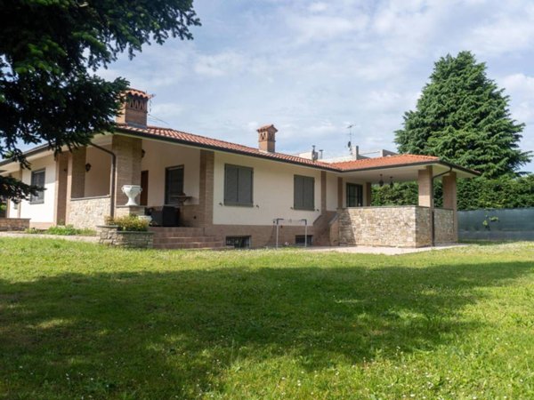 casa indipendente in vendita a Fara Gera d'Adda