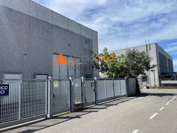ufficio in vendita a Fara Gera d'Adda