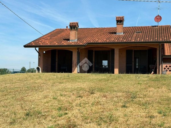 appartamento in vendita a Fara Gera d'Adda in zona Badalasco