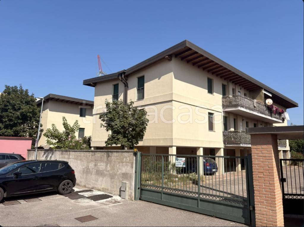 appartamento in vendita a Fara Gera d'Adda in zona Badalasco