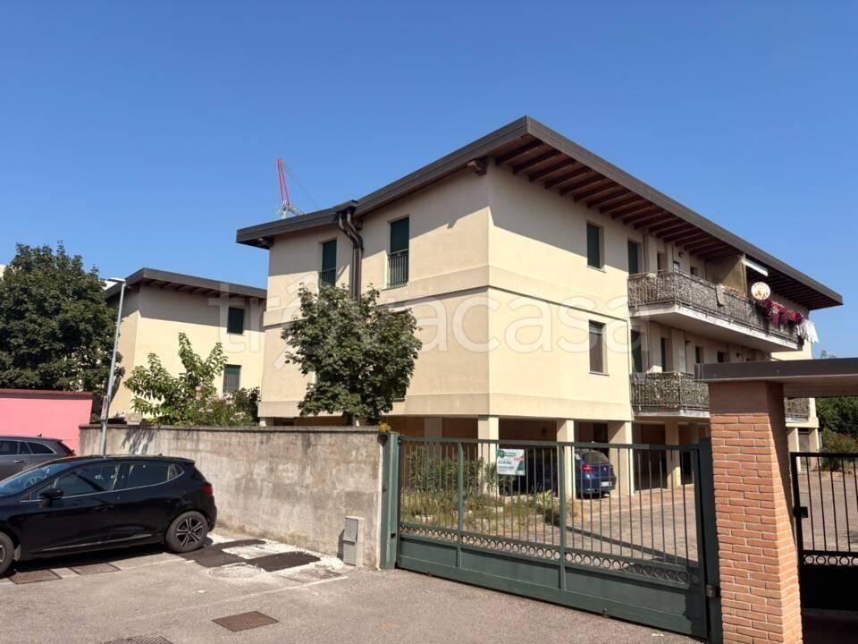 appartamento in vendita a Fara Gera d'Adda in zona Badalasco