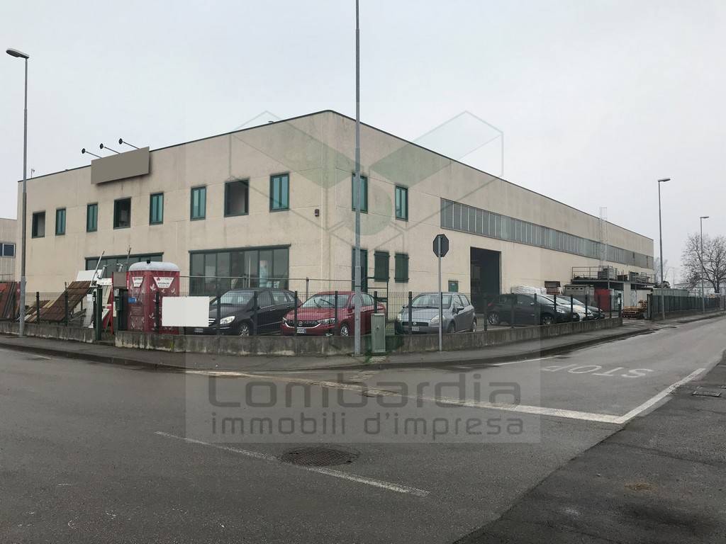 locale commerciale in vendita a Fara Olivana con Sola